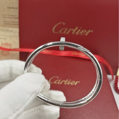 18k White Gold High End Custom Jewelry  Juste Un Clou Bracelet With Diamonds