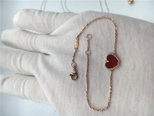 Young Ladies 18K Gold Jewelry Sweet Alhambra Heart Bracelet With Carnelian