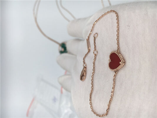 Young Ladies 18K Gold Jewelry Sweet Alhambra Heart Bracelet With Carnelian