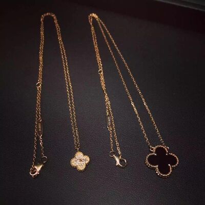 Van  Arpels Luxury Gold Jewelry Sweet Alhambra Pendant Yellow Gold Mother Of Pearl