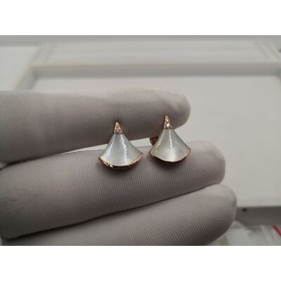 No Diamond Custom Gold Jewelry DIVA Earring In 18kt Gold White Gold With Gemstone