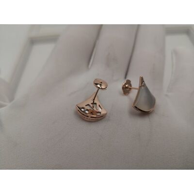 No Diamond Custom Gold Jewelry DIVA Earring In 18kt Gold White Gold With Gemstone