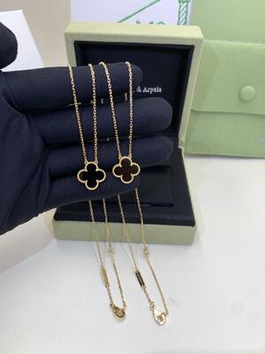 18K Yellow Gold Agate Medium Necklace Lucky Girl VCA Vintage Alhambra Pendant
