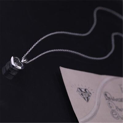 HAPPY DIAMONDS ICONS PENDANT Heart Necklace in ETHICAL WHITE GOLD DIAMOND